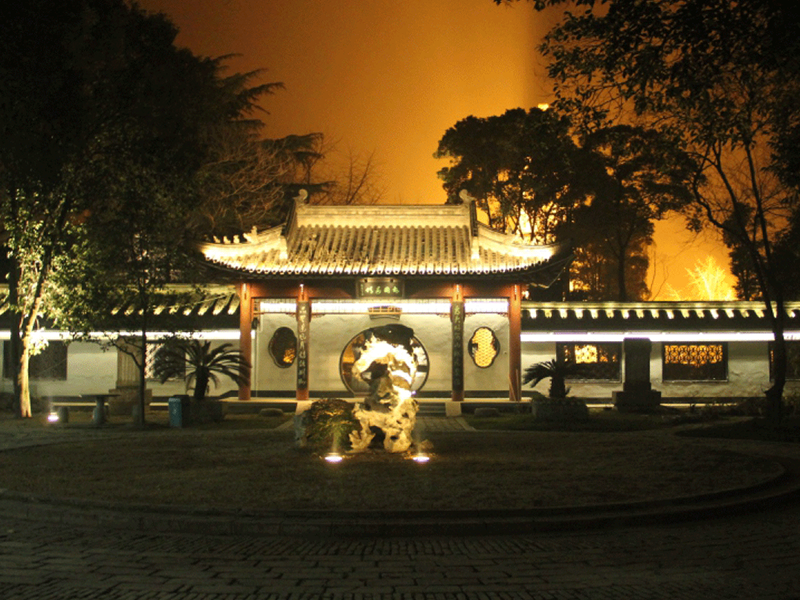 亮化設(shè)計(jì)如何智慧應(yīng)對(duì)惡劣天氣對(duì)燈具的挑戰(zhàn)